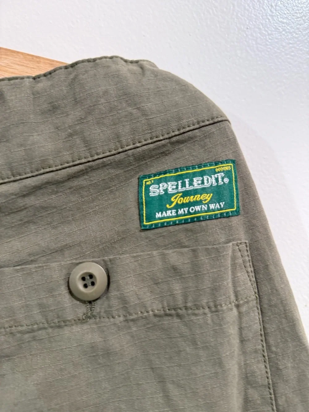SPELLEDIT. Journey Olive Utility Cargo Pants in Army Green
